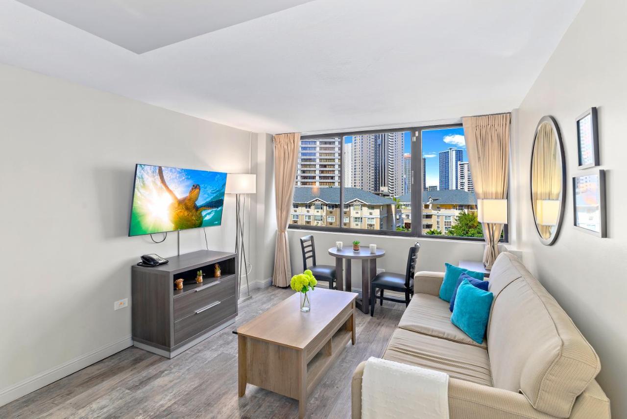 Renovated With City View At Aqua Palms Waikiki Хонолулу Екстериор снимка