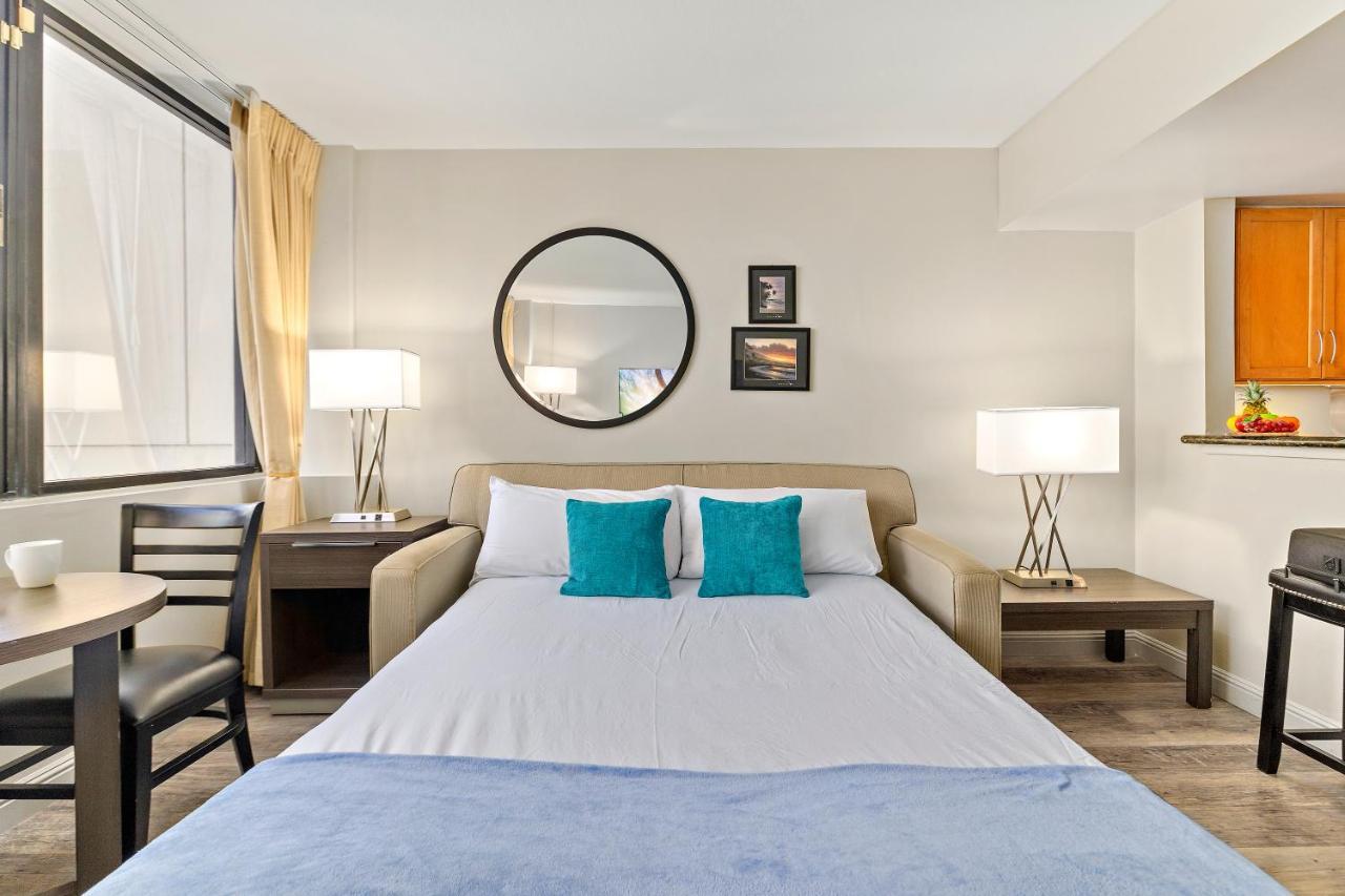 Renovated With City View At Aqua Palms Waikiki Хонолулу Екстериор снимка