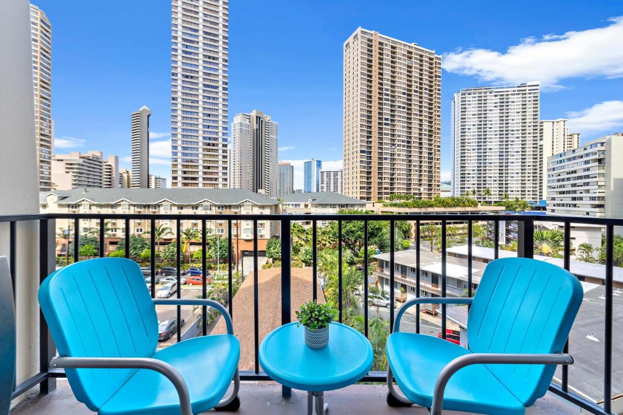 Renovated With City View At Aqua Palms Waikiki Хонолулу Екстериор снимка
