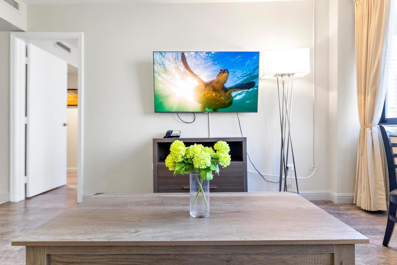 Renovated With City View At Aqua Palms Waikiki Хонолулу Екстериор снимка