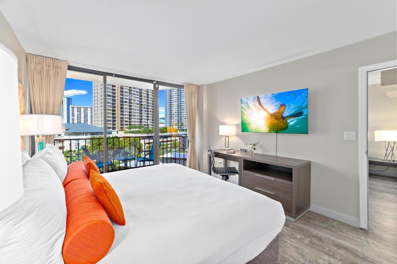 Renovated With City View At Aqua Palms Waikiki Хонолулу Екстериор снимка