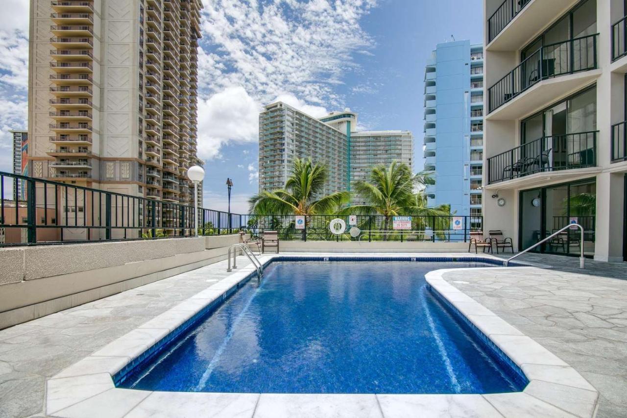 Renovated With City View At Aqua Palms Waikiki Хонолулу Екстериор снимка