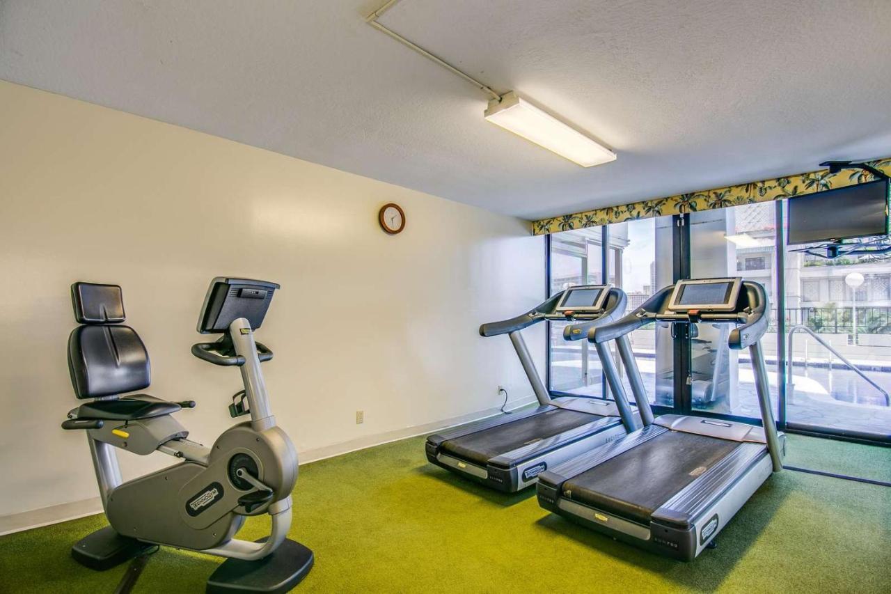 Renovated With City View At Aqua Palms Waikiki Хонолулу Екстериор снимка